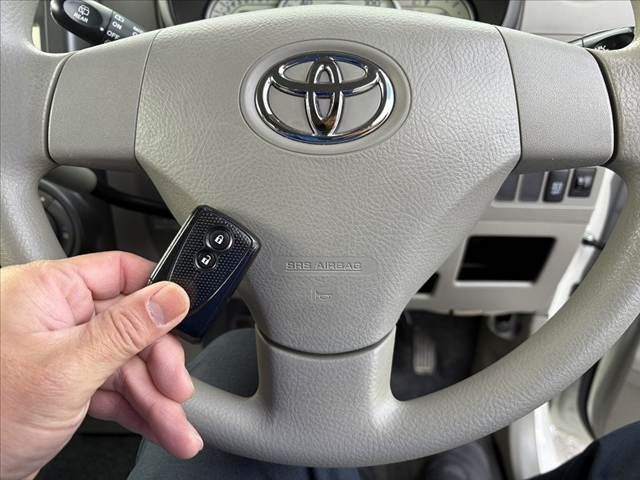 TOYOTA PIXIS SPACE 2013