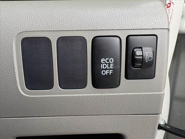 TOYOTA PIXIS SPACE 2013