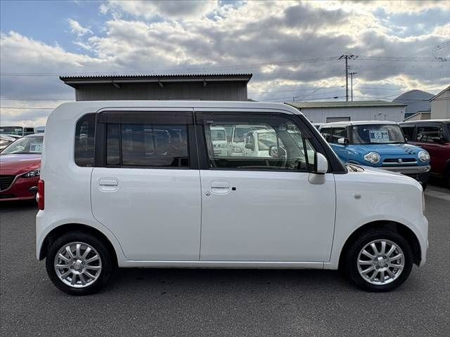 TOYOTA PIXIS SPACE 2013