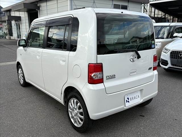 TOYOTA PIXIS SPACE 2013