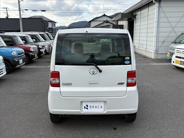 TOYOTA PIXIS SPACE 2013