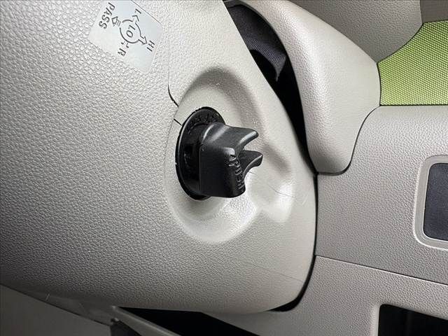 TOYOTA PIXIS SPACE 2013