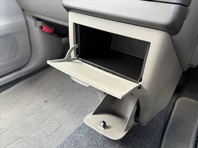 TOYOTA PIXIS SPACE 2013