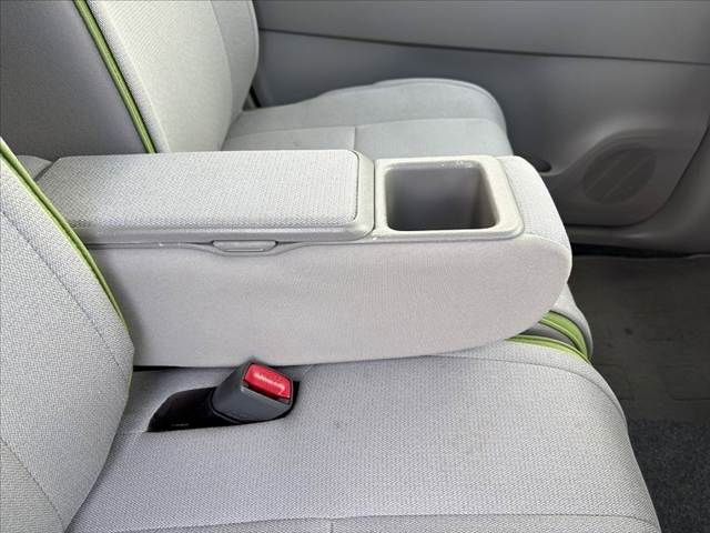 TOYOTA PIXIS SPACE 2013