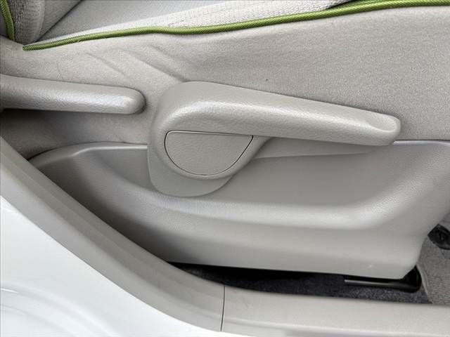 TOYOTA PIXIS SPACE 2013