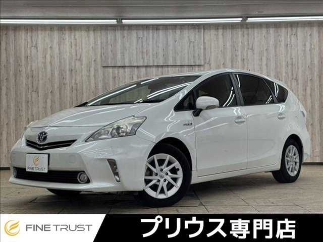 TOYOTA PRIUS Alpha 2013
