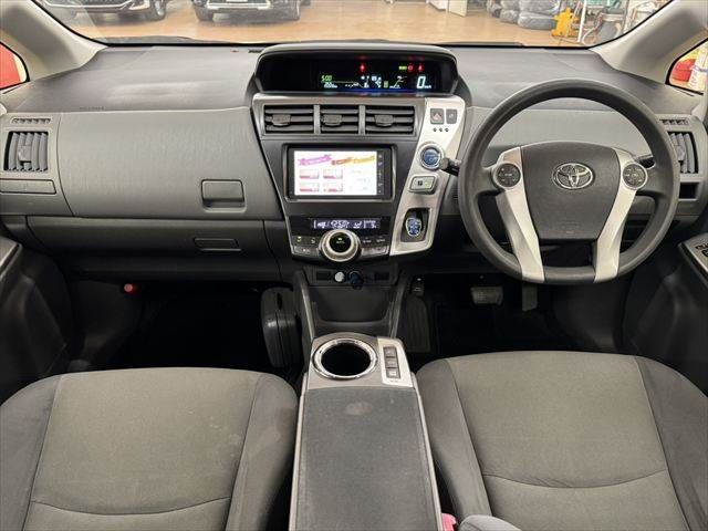 TOYOTA PRIUS Alpha 2013