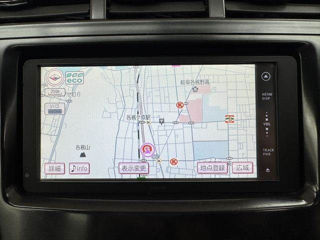 TOYOTA PRIUS Alpha 2013