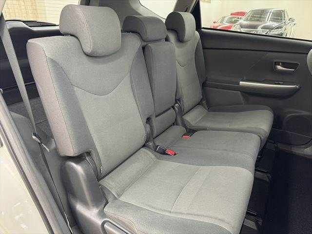 TOYOTA PRIUS Alpha 2013