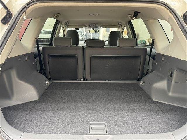 TOYOTA PRIUS Alpha 2013