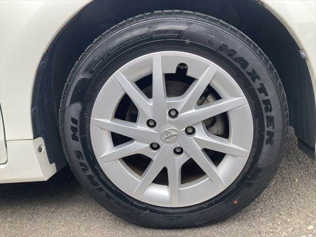 TOYOTA PRIUS Alpha 2013