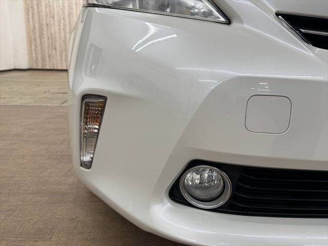 TOYOTA PRIUS Alpha 2013