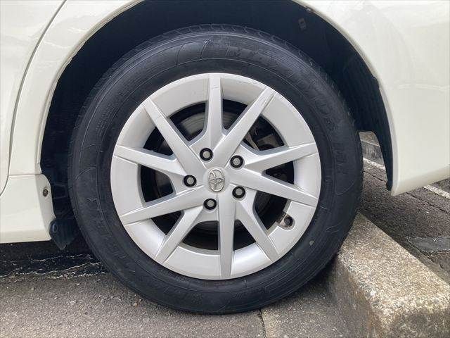 TOYOTA PRIUS Alpha 2013