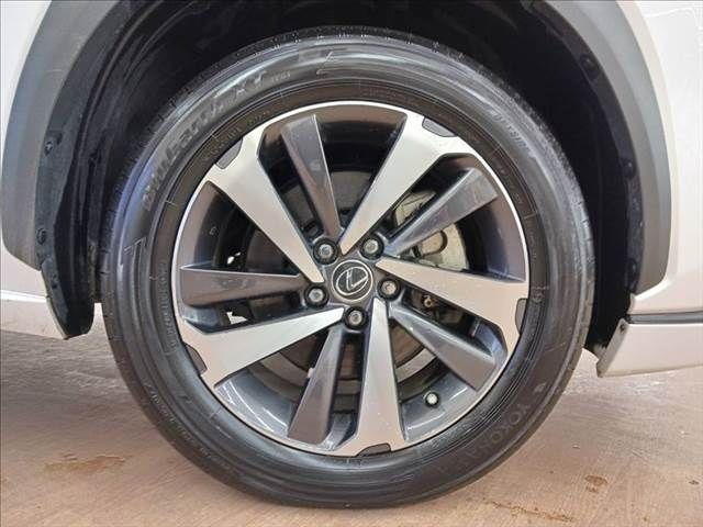 TOYOTA LEXUS NX300h 2019