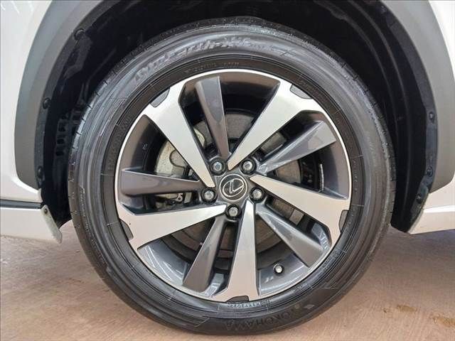 TOYOTA LEXUS NX300h 2019