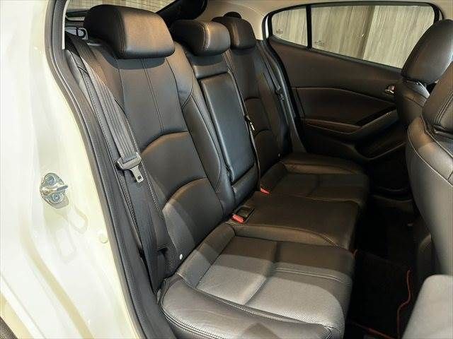 MAZDA AXELA SPORTS 2016