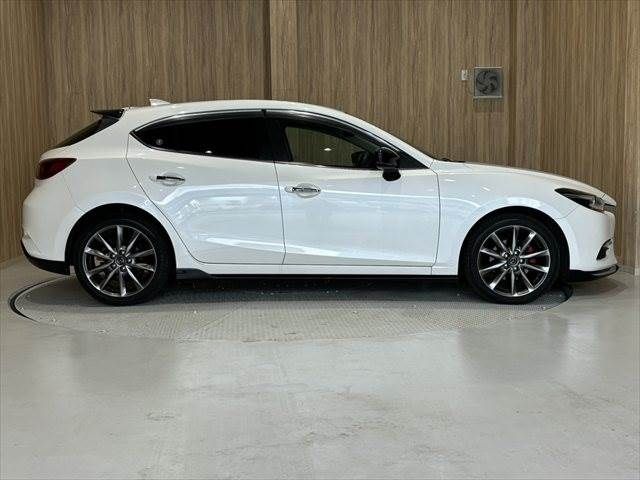 MAZDA AXELA SPORTS 2016