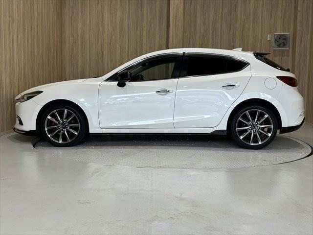 MAZDA AXELA SPORTS 2016