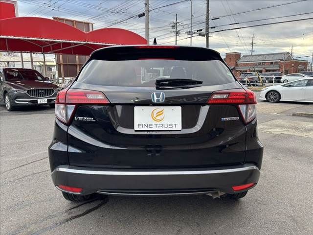 HONDA VEZEL HYBRID 2015
