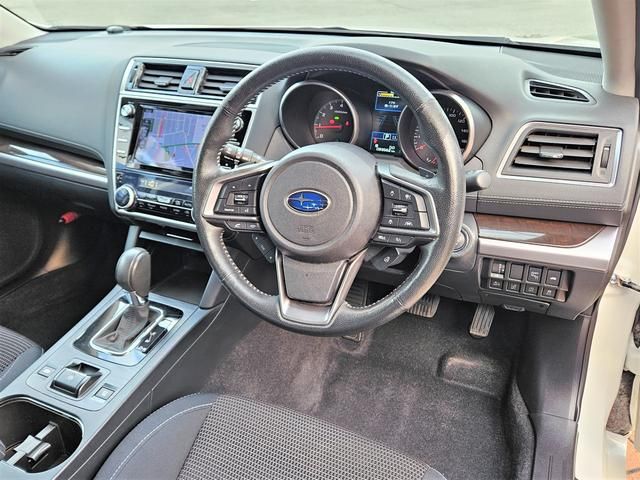 SUBARU LEGACY B4 2017
