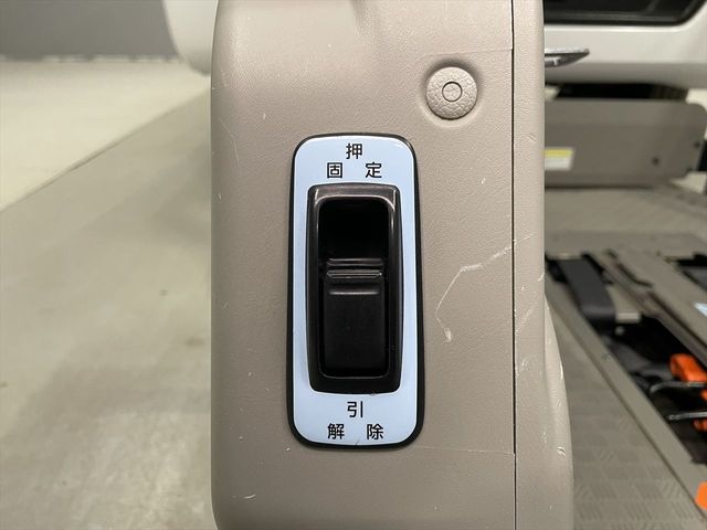 NISSAN NV350 CARAVAN 2017