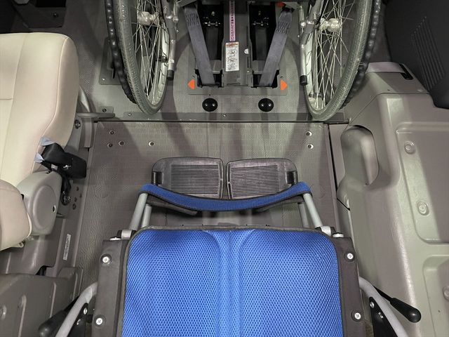 NISSAN NV350 CARAVAN 2017