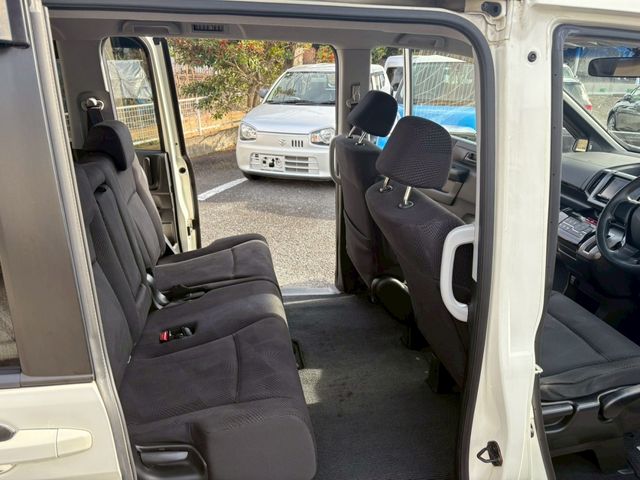 HONDA STEPWAGON SPADA 2011