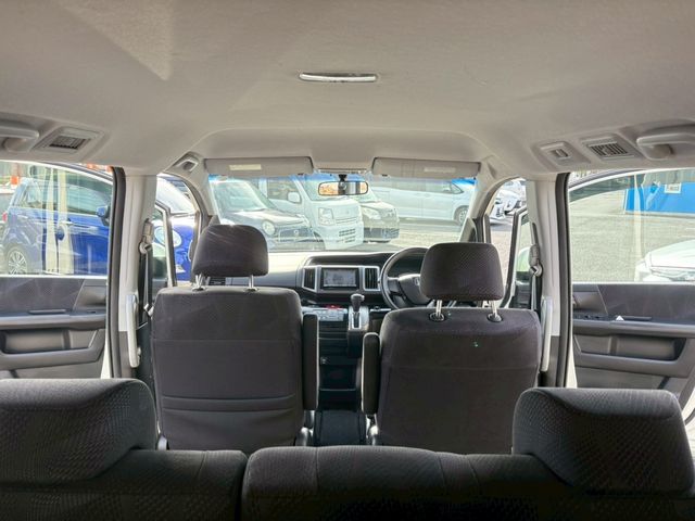 HONDA STEPWAGON SPADA 2011