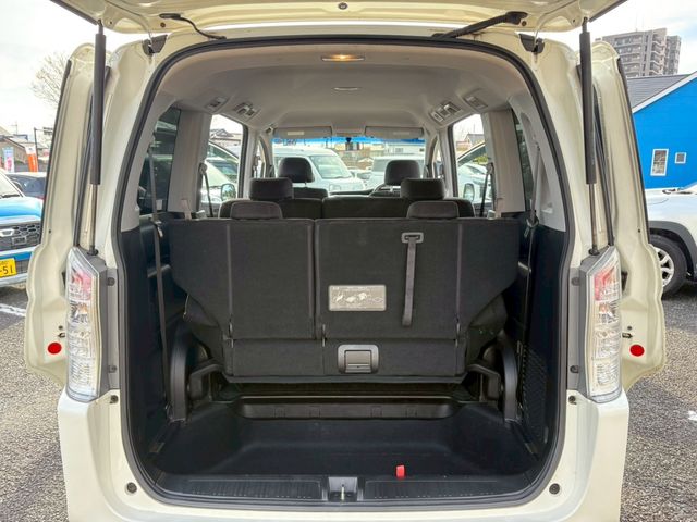 HONDA STEPWAGON SPADA 2011