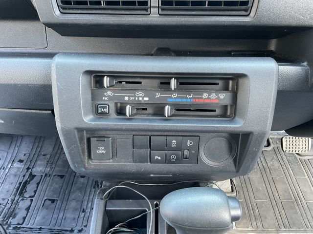 DAIHATSU HIJET truck 2022