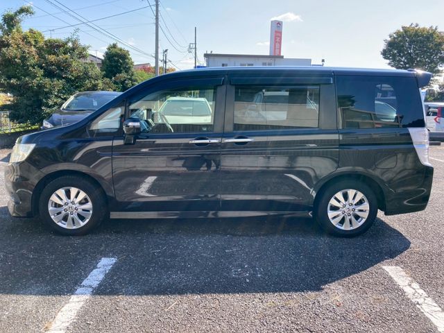 HONDA STEPWAGON SPADA 2012