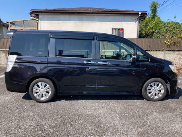 HONDA STEPWAGON SPADA 2012