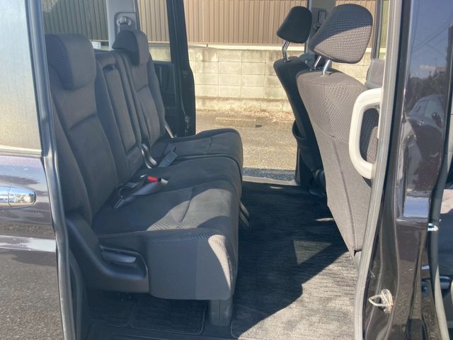 HONDA STEPWAGON SPADA 2012