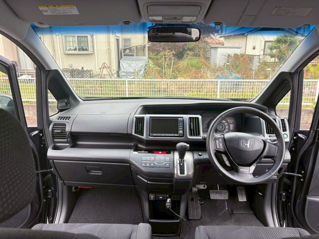 HONDA STEPWAGON SPADA 2011