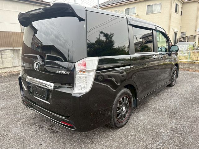 HONDA STEPWAGON SPADA 2011