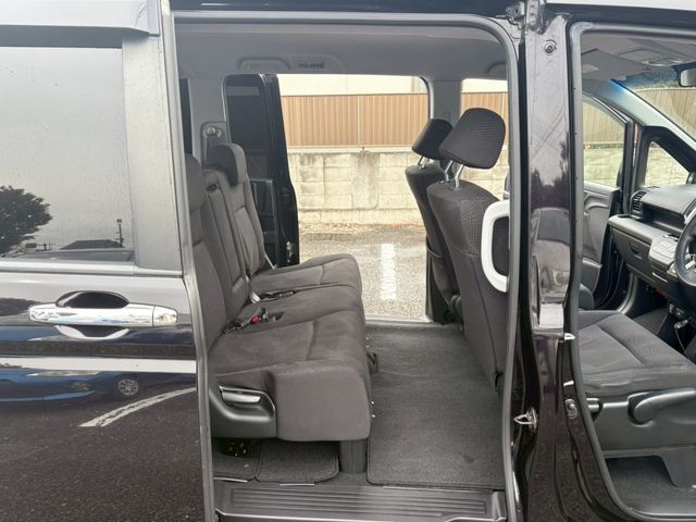 HONDA STEPWAGON SPADA 2011