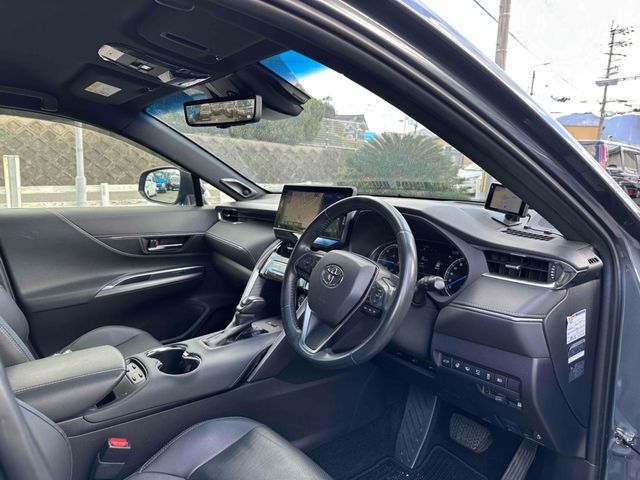 TOYOTA HARRIER HYBRID 2022