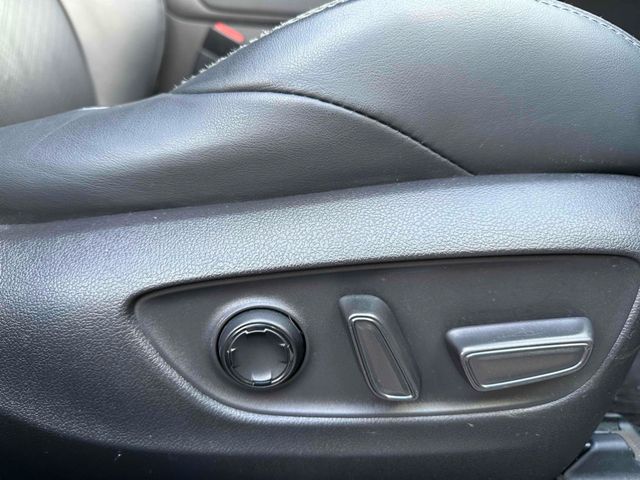 TOYOTA HARRIER HYBRID 2022