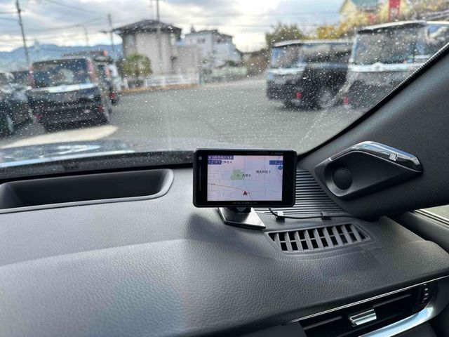 TOYOTA HARRIER HYBRID 2022