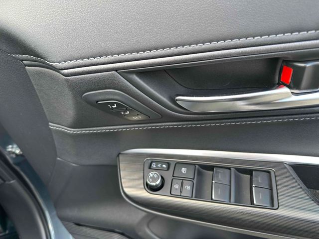 TOYOTA HARRIER HYBRID 2022