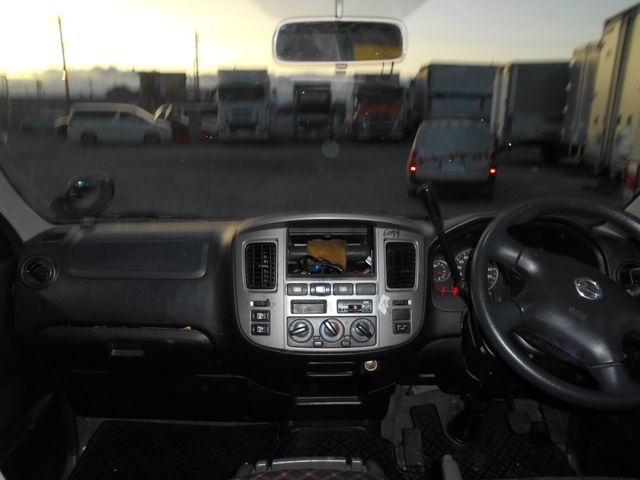 NISSAN CARAVANvan 1.25t 2WD 2012