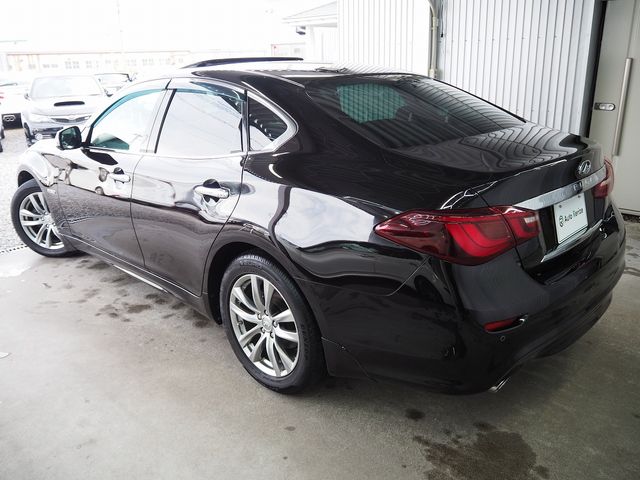 NISSAN FUGA HYBRID 2016