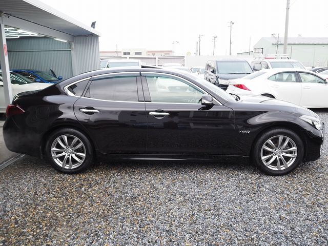 NISSAN FUGA HYBRID 2016