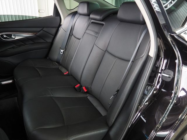 NISSAN FUGA HYBRID 2016