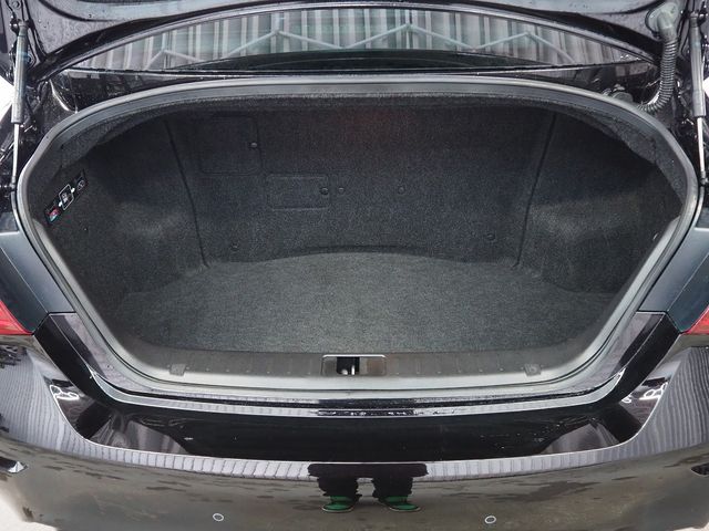 NISSAN FUGA HYBRID 2016