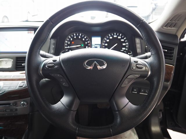 NISSAN FUGA HYBRID 2016