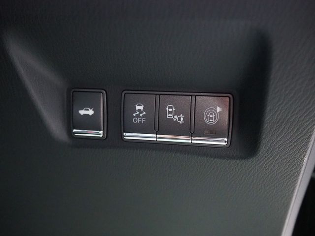 NISSAN FUGA HYBRID 2016