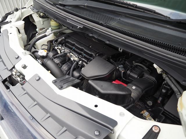 MITSUBISHI DELICA D:5 4WD 2011