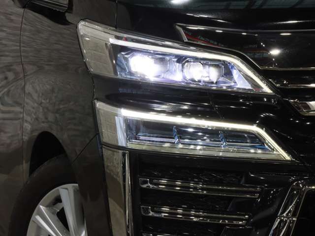 TOYOTA VELLFIRE 2019