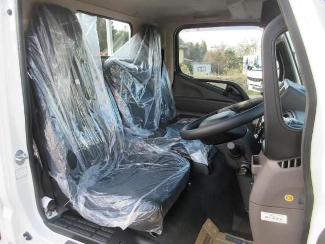 MITSUBISHI CANTER 2025